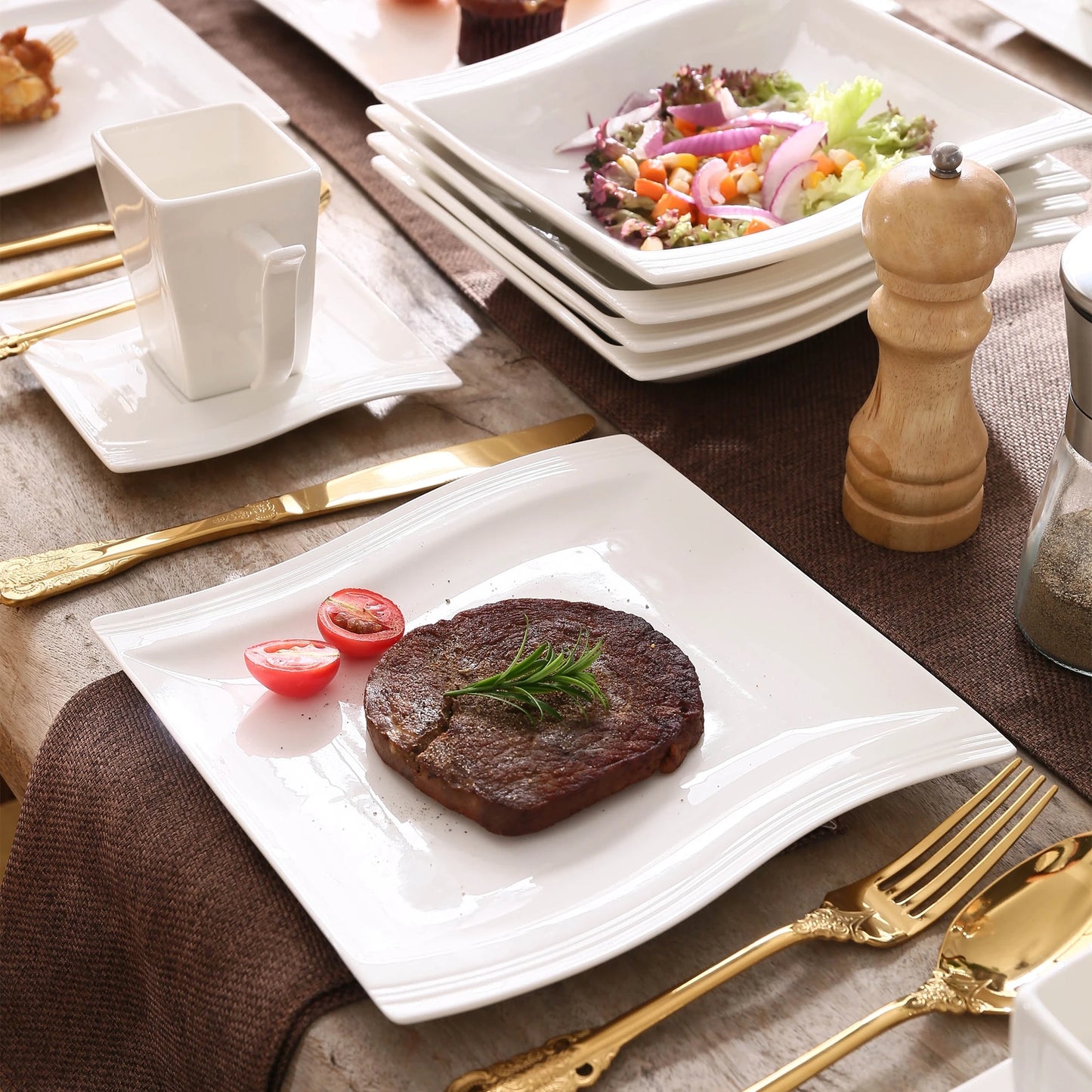 Suelen White Porcelain Dinnerware Set