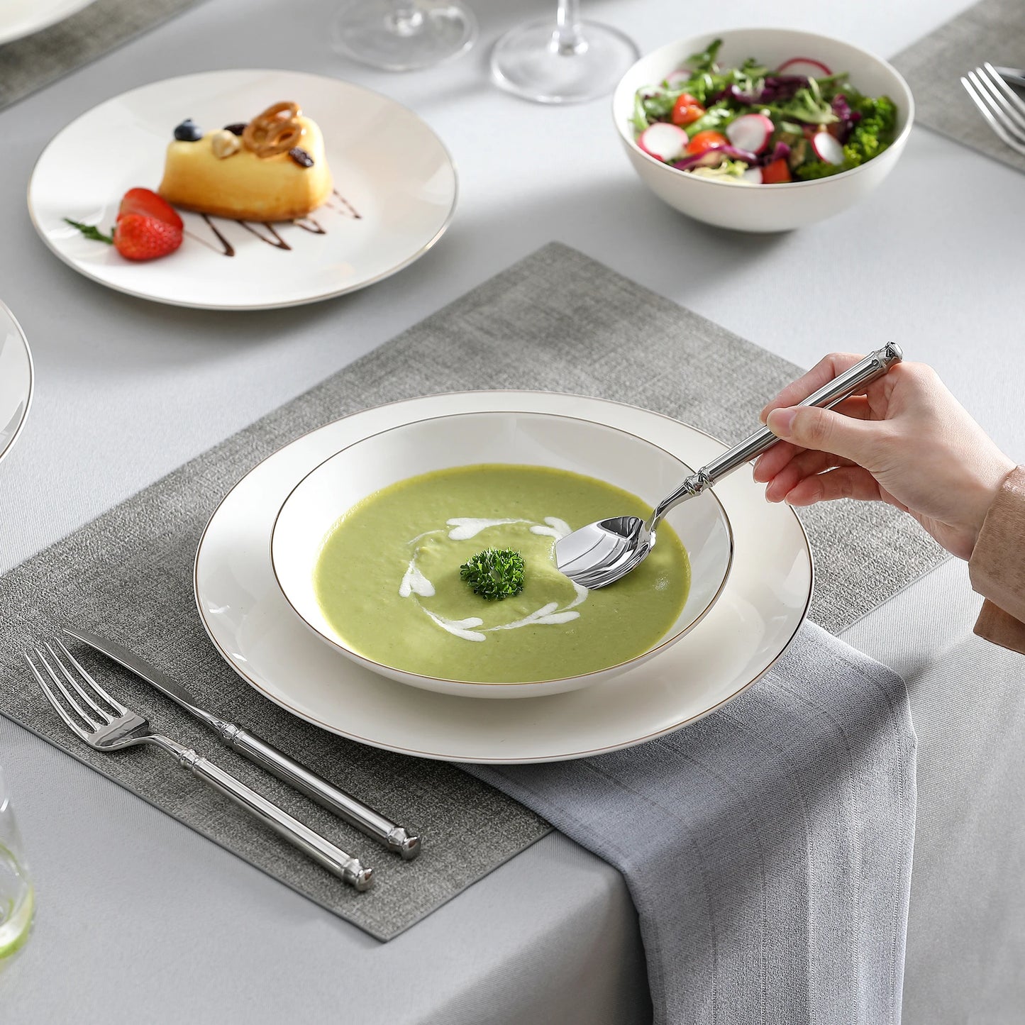 Mariana White Porcelain Dinnerware Set